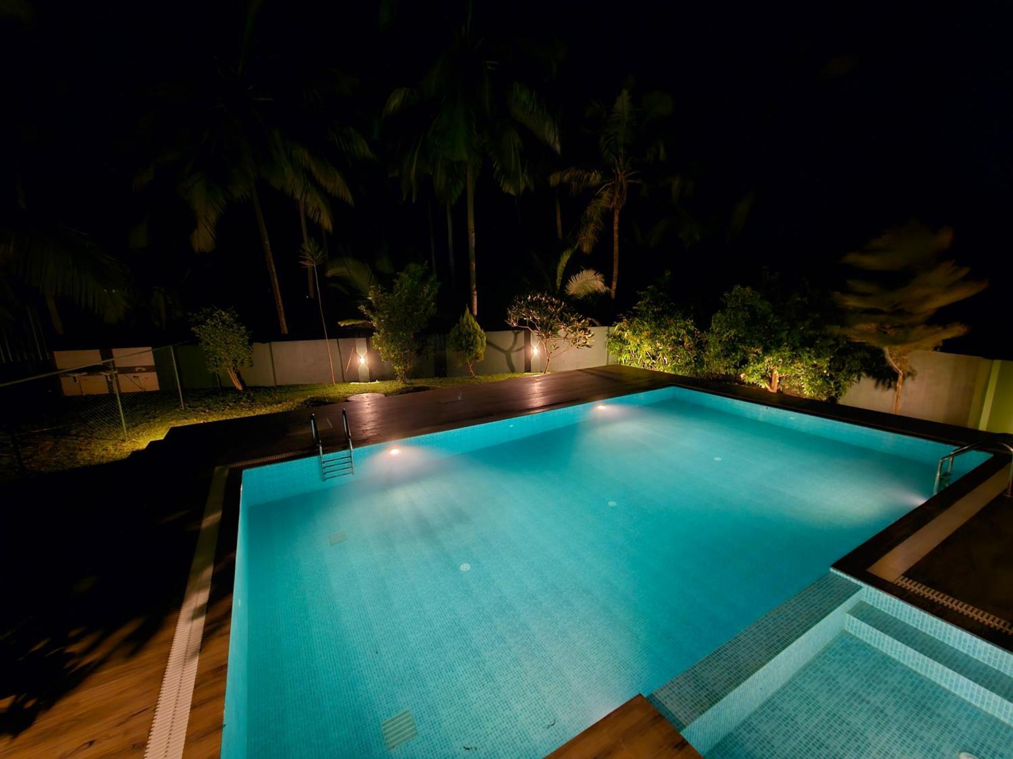 Hotel Gopalapuram International Pollāchi Buitenkant foto