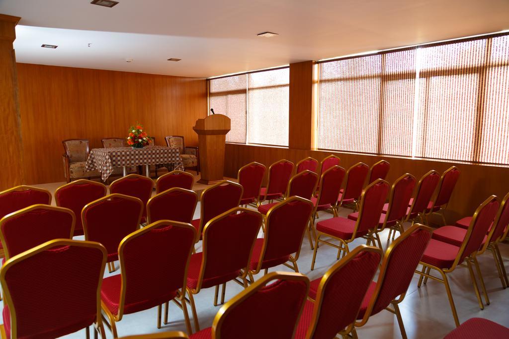 Hotel Gopalapuram International Pollāchi Buitenkant foto