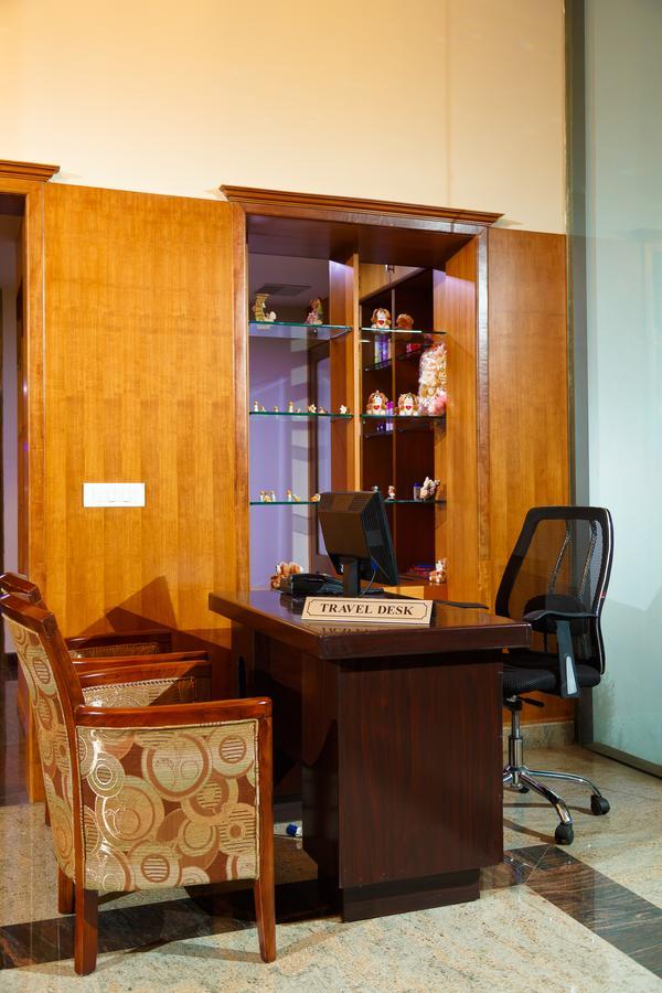 Hotel Gopalapuram International Pollāchi Buitenkant foto