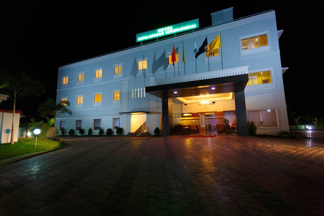 Hotel Gopalapuram International Pollāchi Buitenkant foto